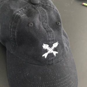 Vineyard Vines Fish Crossbones Hat